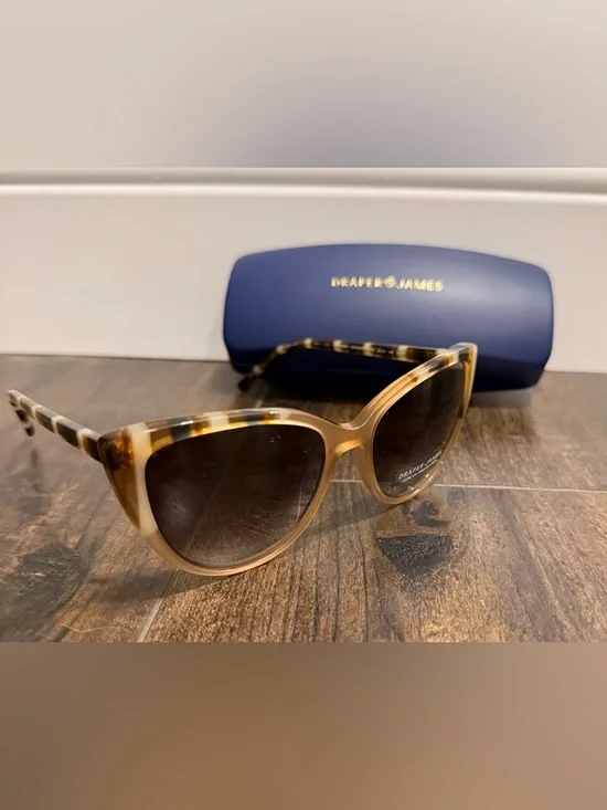 NEW Draper James DJ7045 Sunglasses - Taupe Stripe - Picture 2 of 6